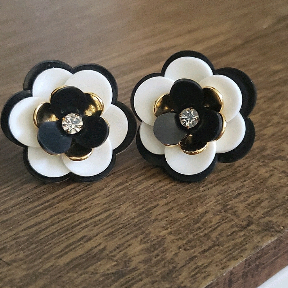 Kate Spade Black and White Rosie Posies earrings
